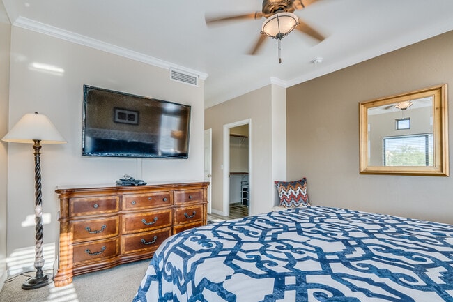 Primary bedroom - 655 W Vistoso Highlands Dr Condo Unit 210