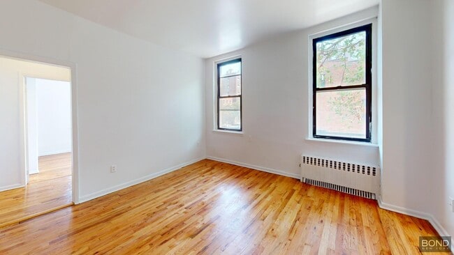 Building Photo - 78 W 11th St Rental