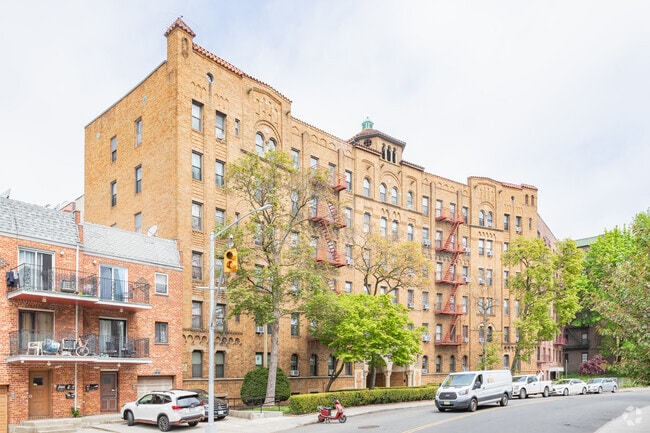 Photo - The Buckingham