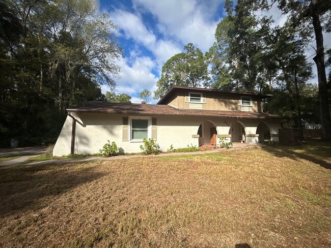 Building Photo - Sunningdale 5/4 on Just over 1 Acre