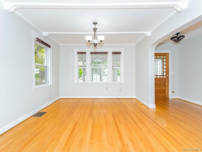 Photo - 204 Parkview Ave