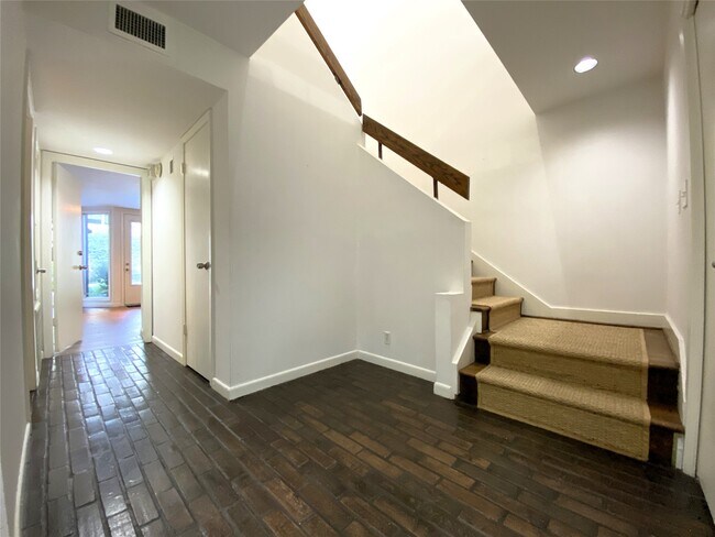 Photo - 5003 Yoakum Blvd