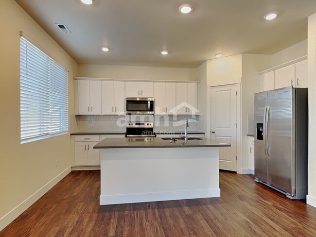 Photo - 6074 Walleye Dr