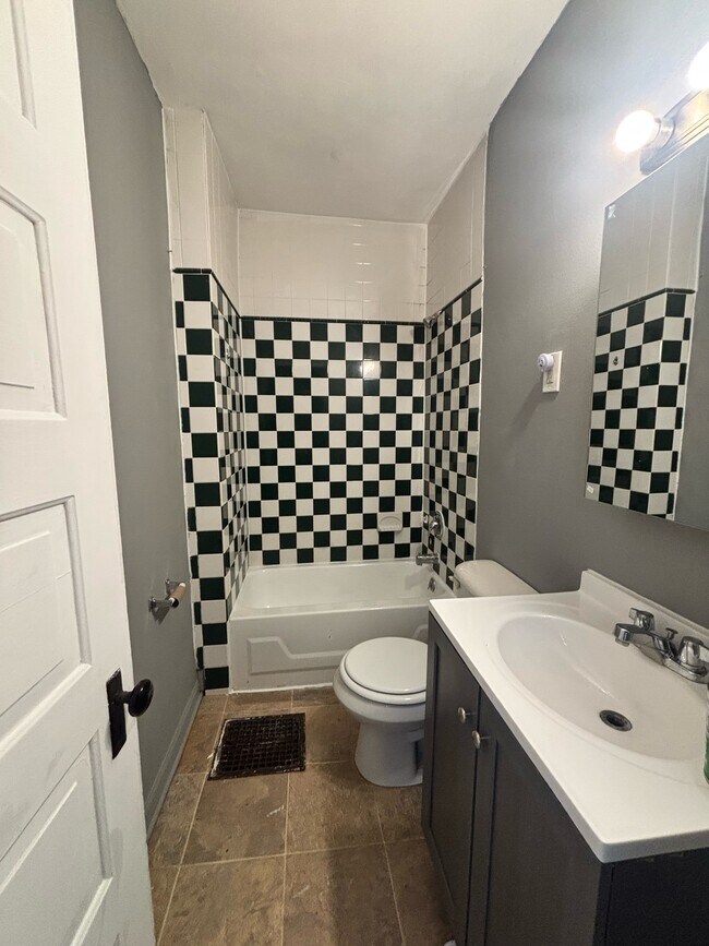 Photo - 1810 Hutchins Ave