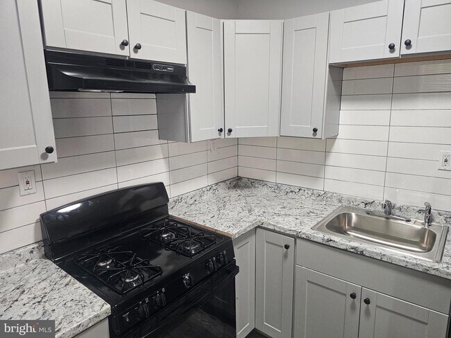 Photo - 2918 N Taylor St