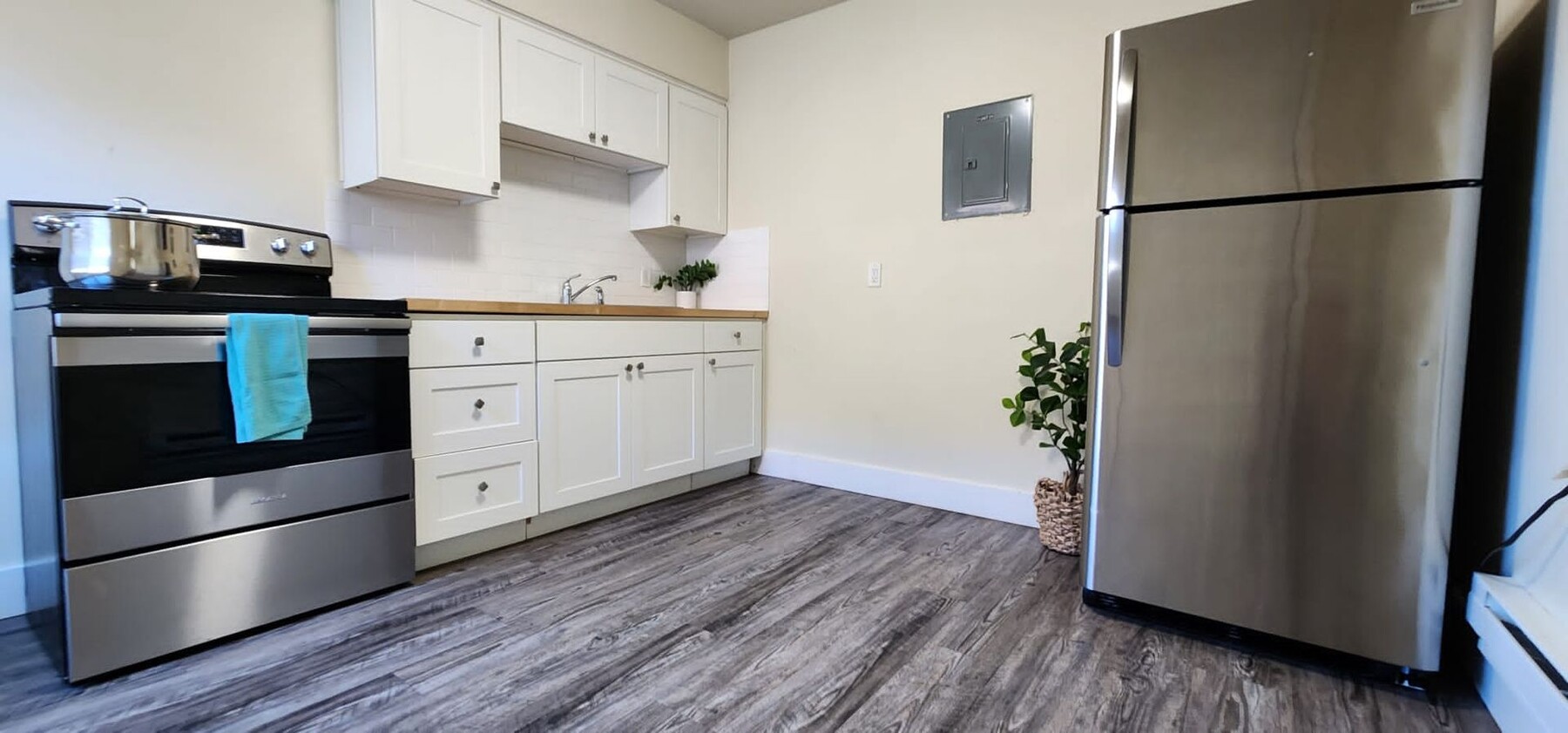 Photo - Hilltop Apartments