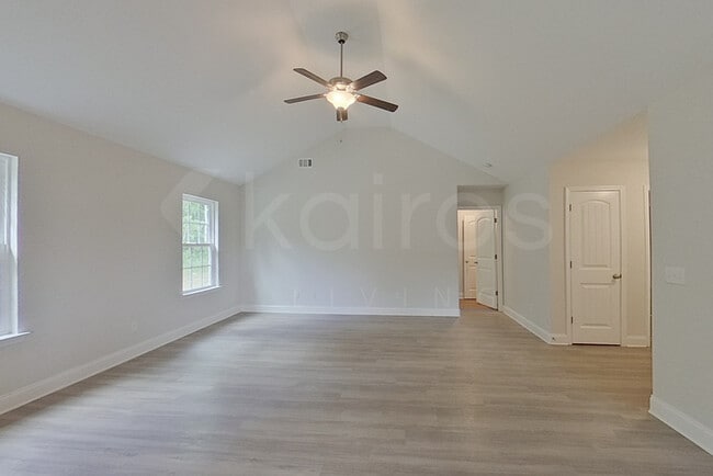 Photo - 223 Western Red Cedar Dr