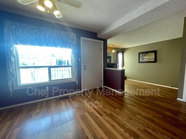 Photo - 4403 Riverbend Rd NW