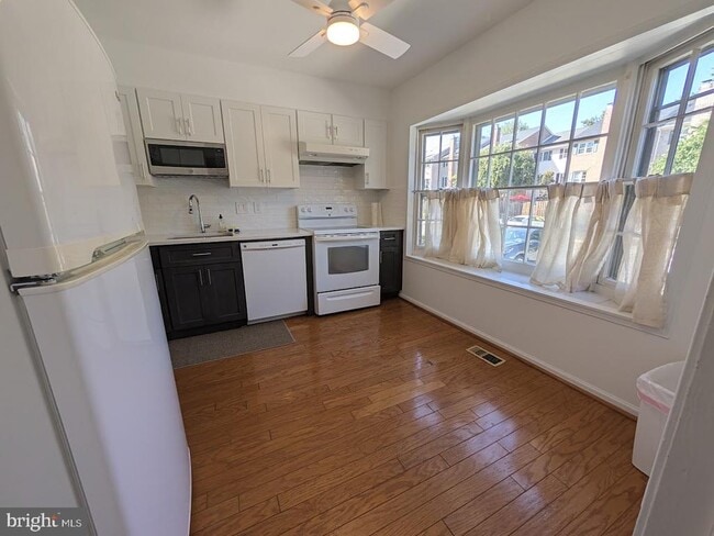 8241 Clifton Farm Ct