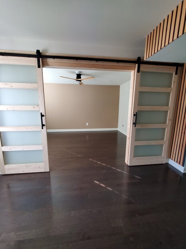 Photo - 160 Hamilton Ave NW