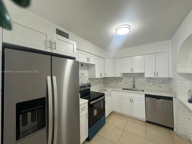 Photo - 700 SW 67th Ave