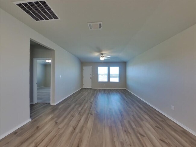 Photo - 5104 Saddle Clb Dr