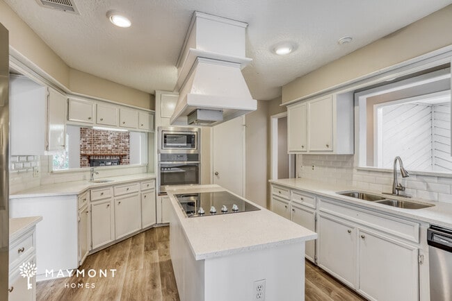 Photo - 13823 Swiss Hill Dr