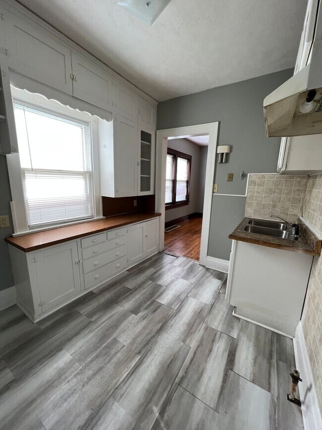 Photo - 907 Harrison St Council Bluffs, IA 51501