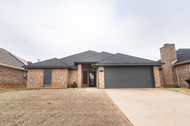 Building Photo - 5323 Northview Dr Rental