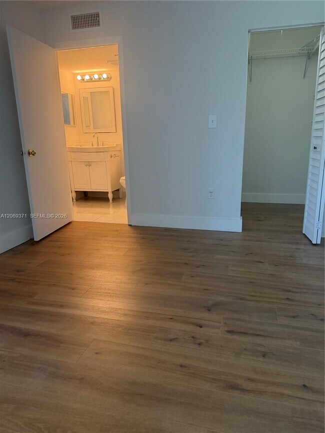 11750 SW 18th St Unit 113-1
