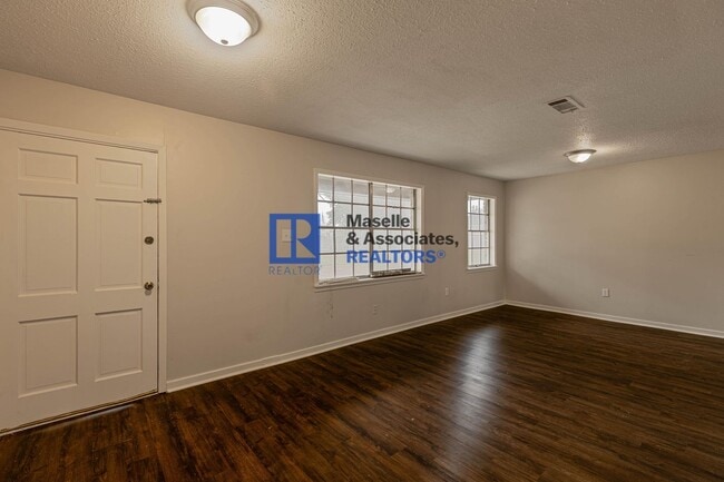 Photo - 3 Bed/2 Bath Home in the Heart of Pearl