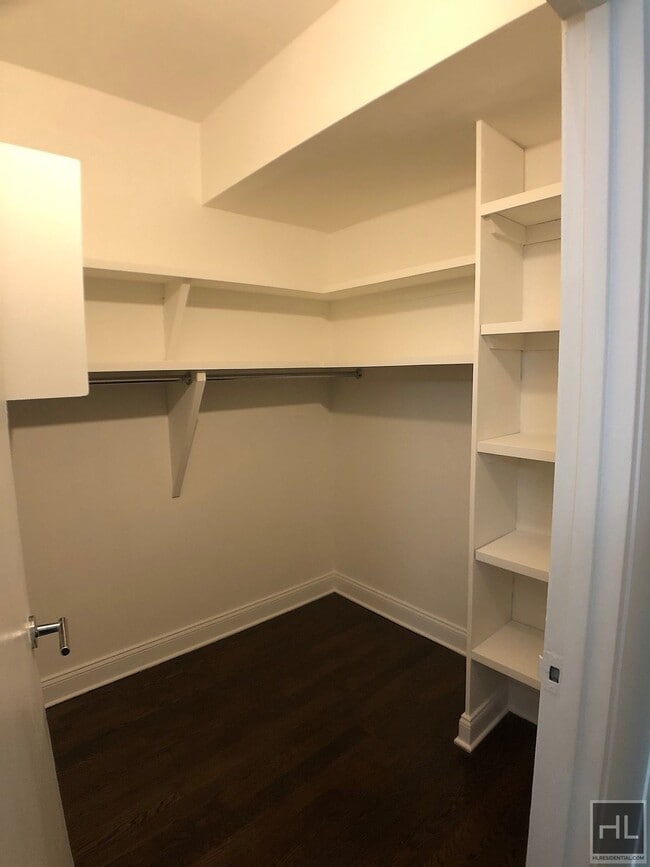 Photo - WEST 22 STREET Unidad 4H