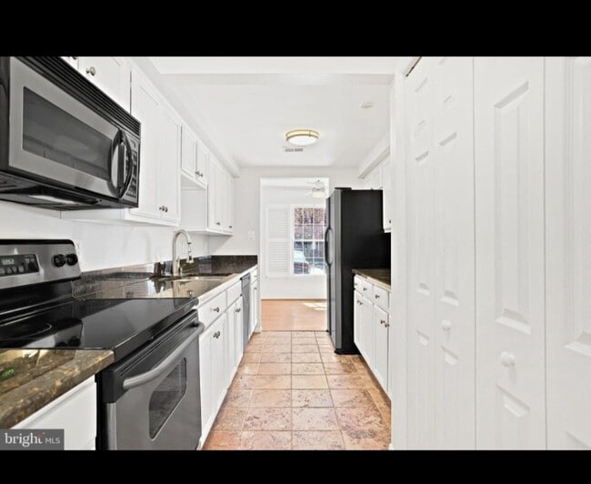 Photo - 6360 Silver Ridge Cir