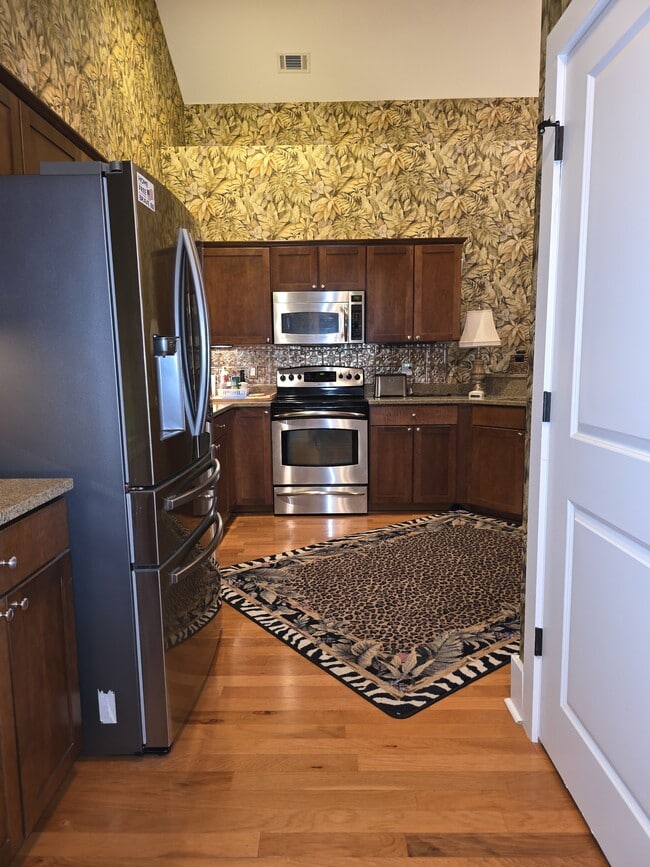 Photo - 144 Edgewood Ct