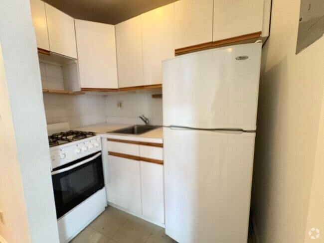 Building Photo - 211 Clinton Ave Unit 1 Rental