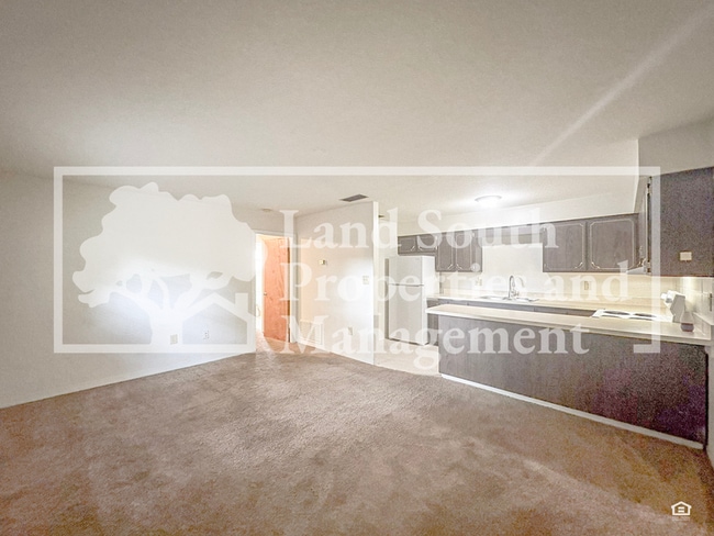 Photo - 815 W Carole St