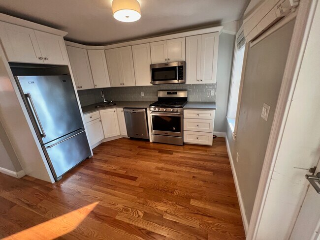 Photo - 26 Chelsea St Unit 3