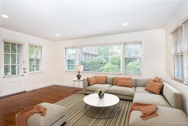 Photo - 25 Jerome Ave