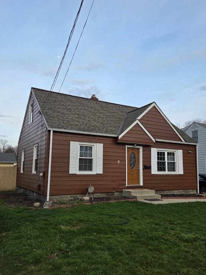 Photo - 143 Hartshorn Dr