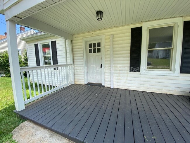 Photo - 2020 Rose Ln