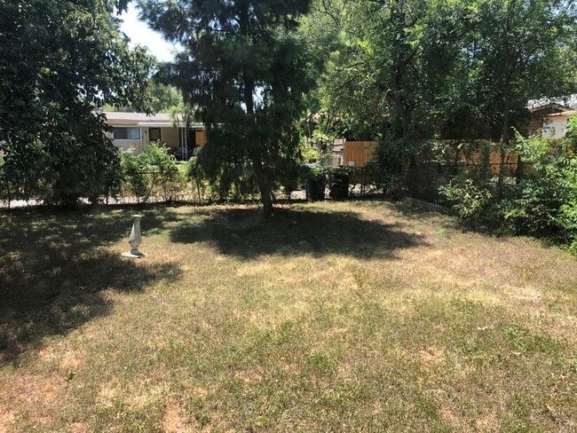 Photo - 418 Saratoga Dr