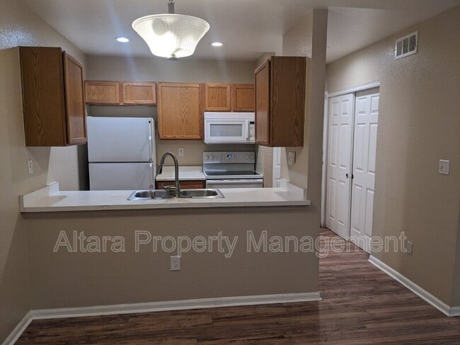 Building Photo - 407 S Memphis Way Unit Apt 203