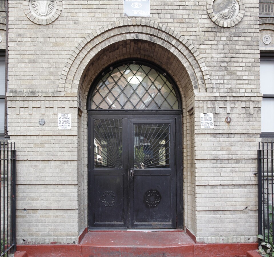 451 Kingston Ave - 451 Kingston Ave