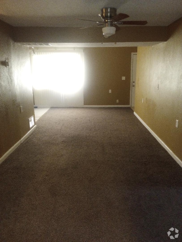 Building Photo - 6016 Swope Pkwy Rental