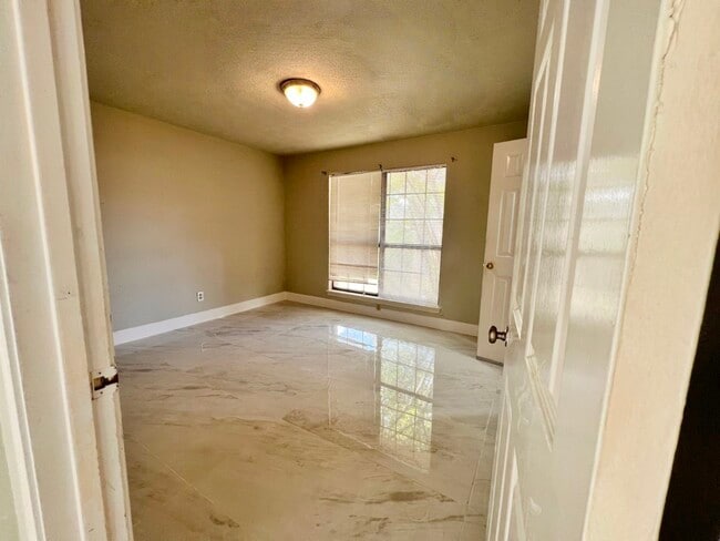 Photo - 7203 Mission Ct Dr