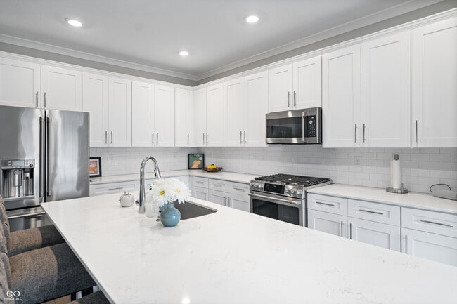 Photo - 661 Golborne St