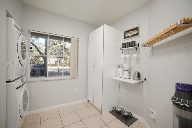 Photo - 8360 SW 27th St