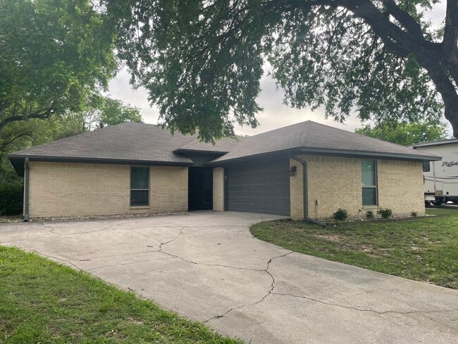 Photo - 3924 Waterford Way