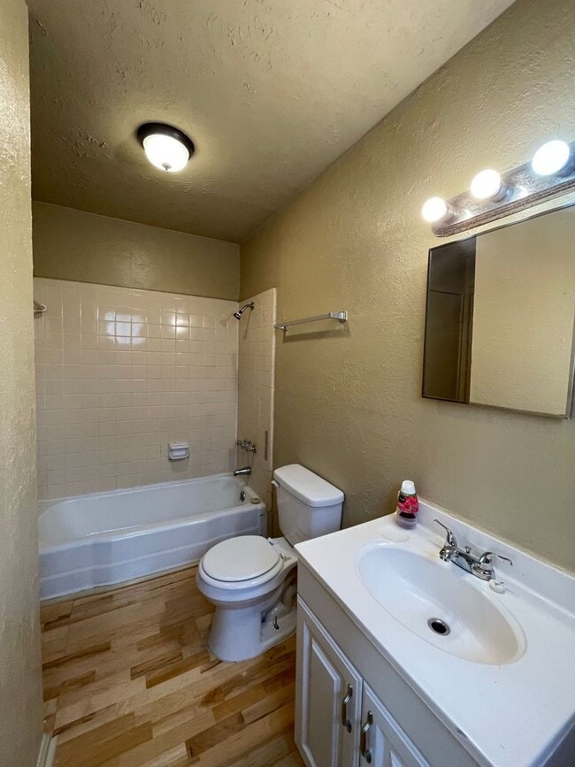 Photo - 745 Rosedale Dr