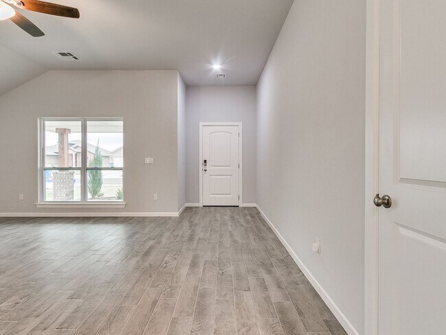 Photo - 1680 Addington Rd