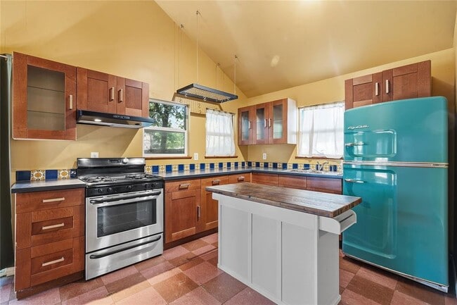 Photo - 2207 Santa Rita St