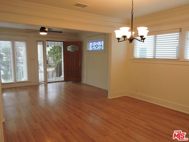 Photo - 559 N Windsor Blvd