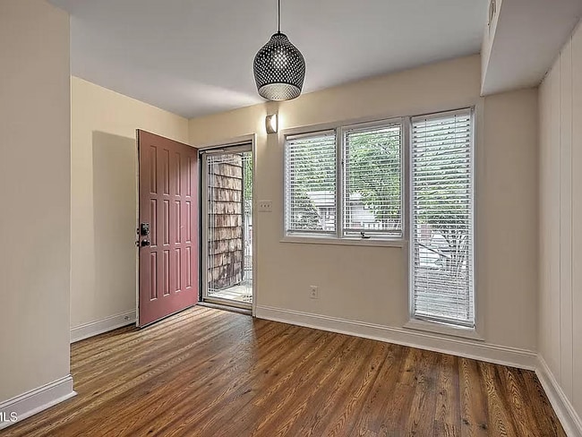 Photo - 115 Beechnut St Unit G9