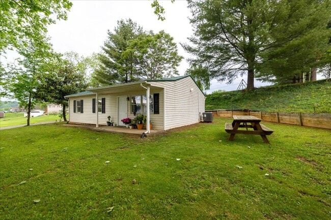 Photo - Cozy Radford Home on Forest Ave, Radford