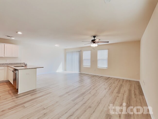 Photo - 691 Millsgate Cir