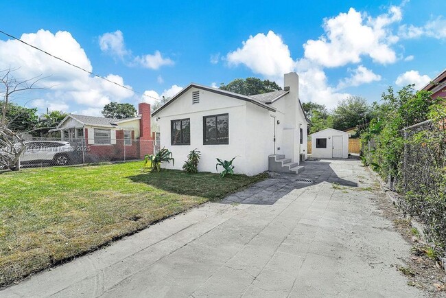 Photo - 3040 NW 13th Ave Apartment Unit 1