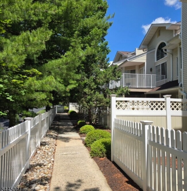 Photo - 70 Academy Ct