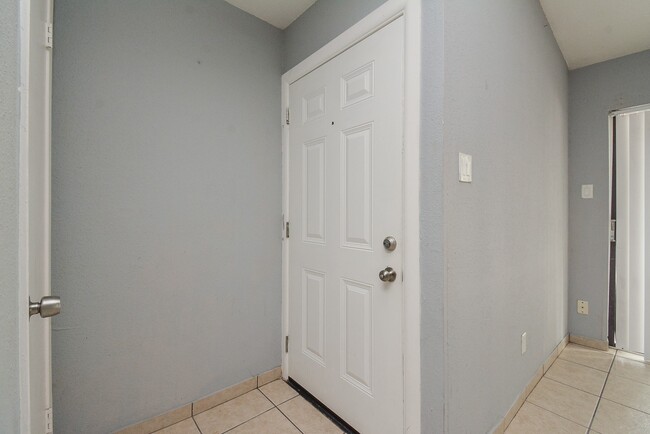 Photo - 9009 Richmond Ave Unidad 411