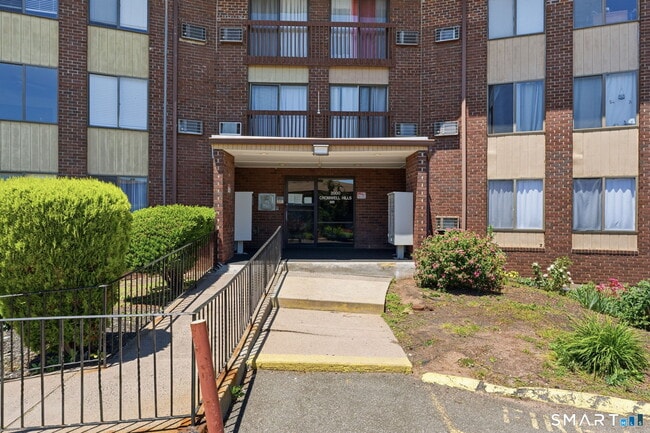 Building Photo - 2316 Cromwell Hills Dr Unit 2316