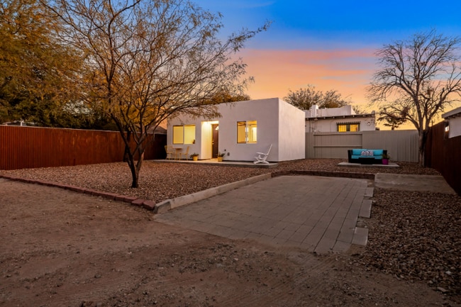 Photo - 1905 E 9th St